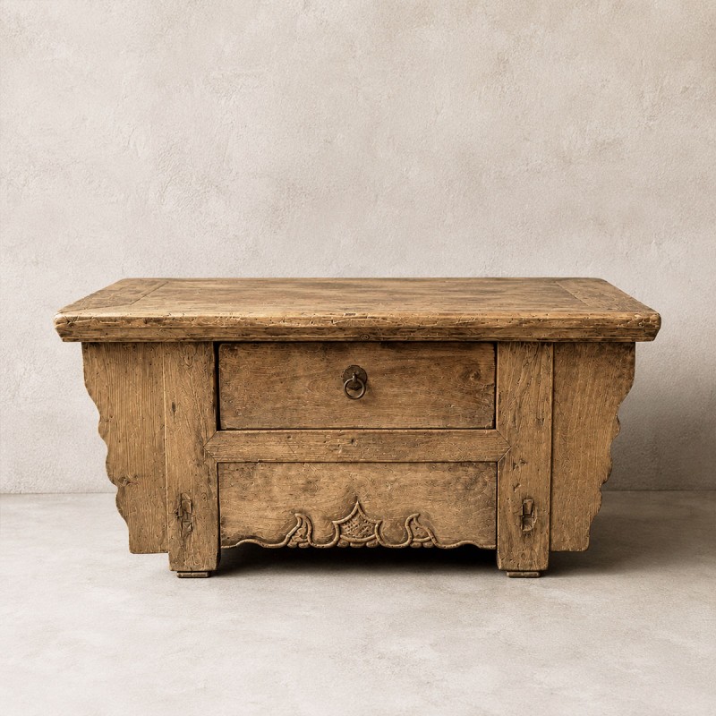 mesa auxiliar baja de madera, pieza única